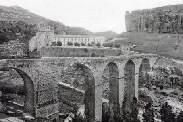 Museos y exposiciones